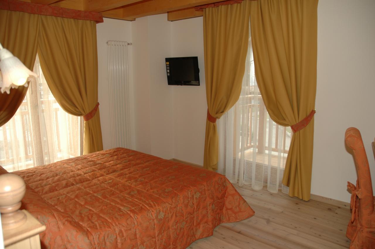 Residence Garni Il Giglio Commezzadura Exterior photo